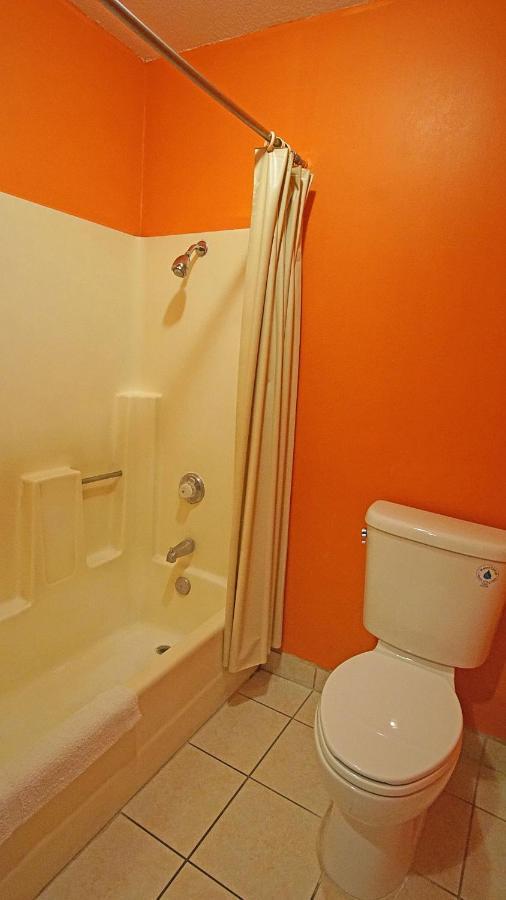 Los Angeles Inn & Suites - Lax West Athens Екстер'єр фото