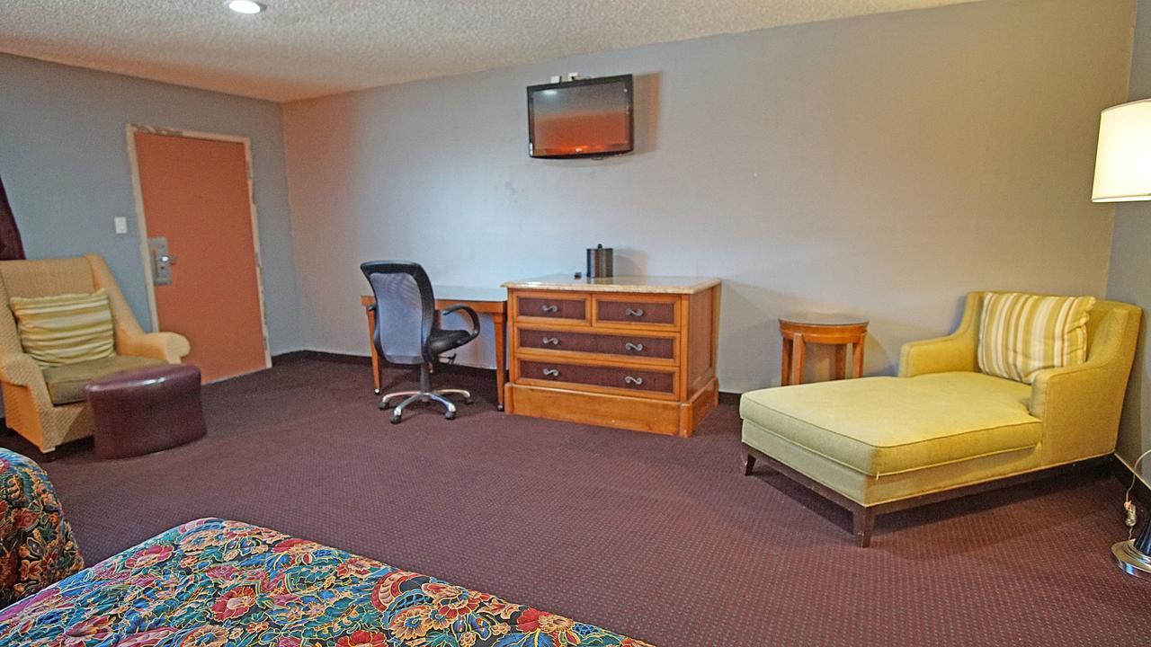 Los Angeles Inn & Suites - Lax West Athens Екстер'єр фото