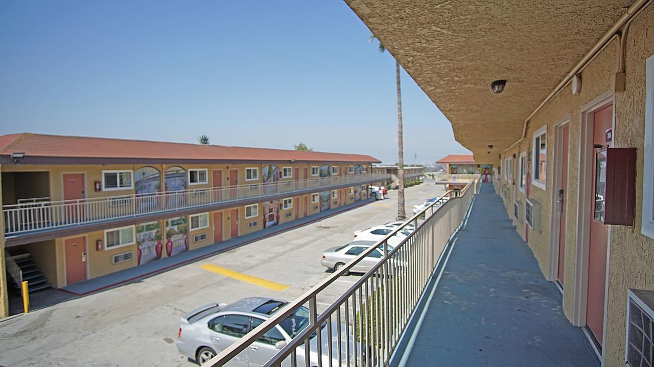 Los Angeles Inn & Suites - Lax West Athens Екстер'єр фото