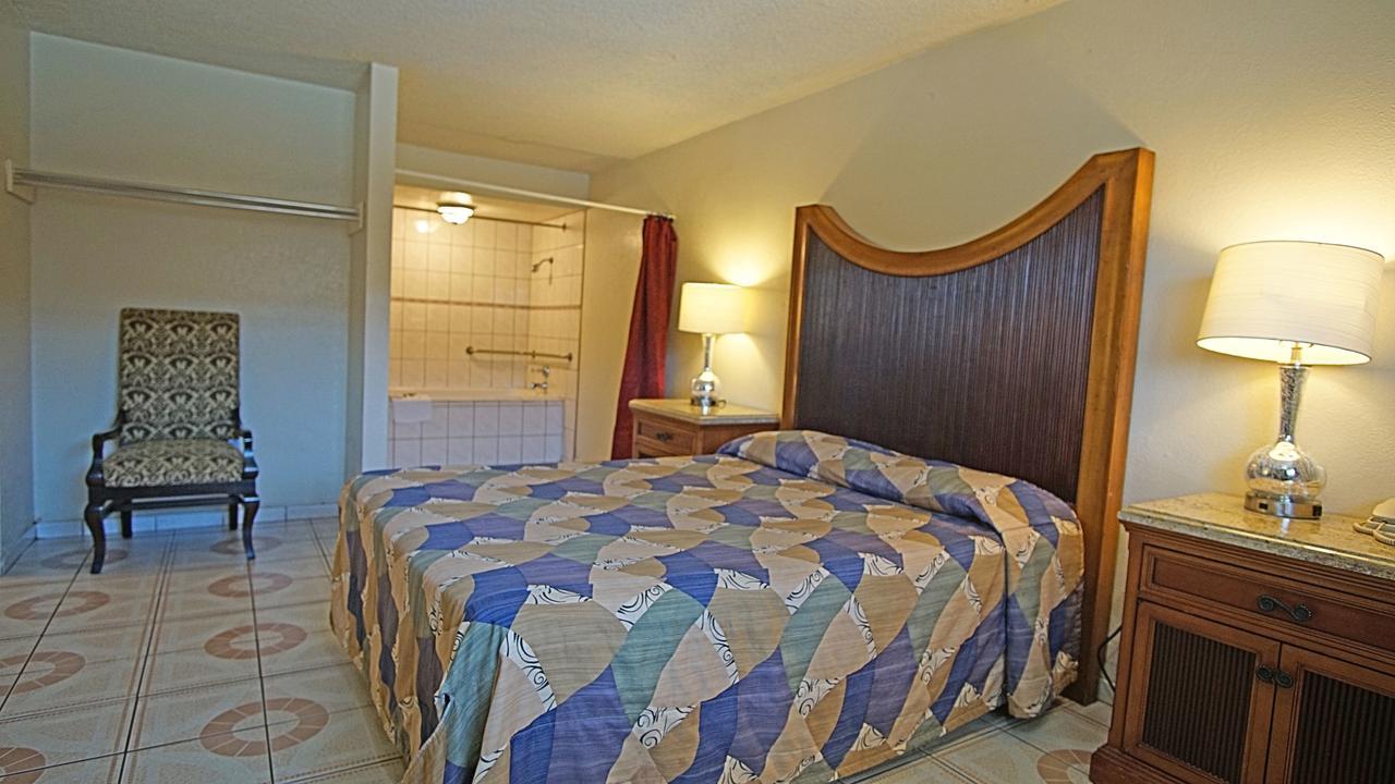 Los Angeles Inn & Suites - Lax West Athens Екстер'єр фото