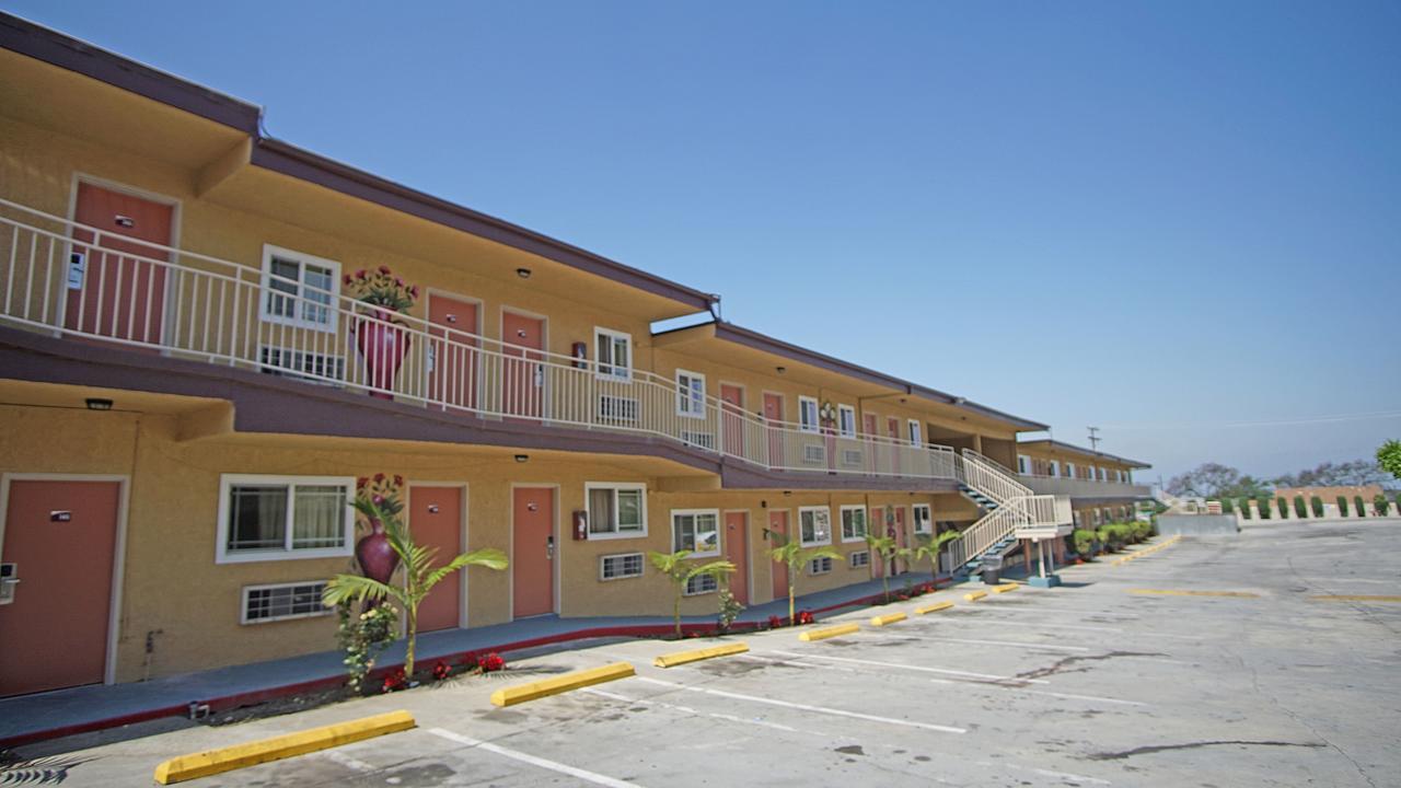 Los Angeles Inn & Suites - Lax West Athens Екстер'єр фото